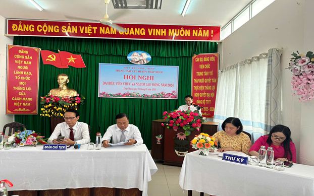 Trung tâm Y tế Tháp Mười tổ chức Hội nghị đại biểu viên chức và người lao động năm 2024